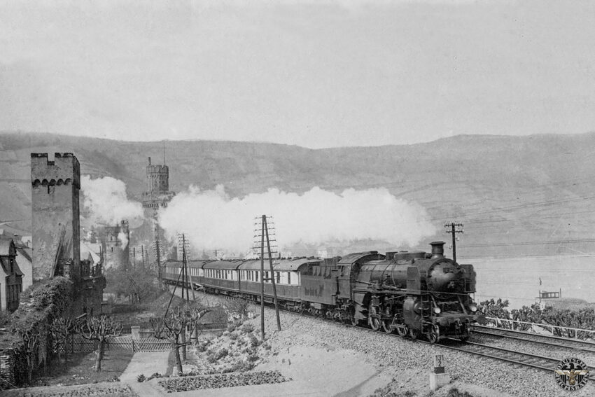 Baureihe 18.5 met de Rheingold