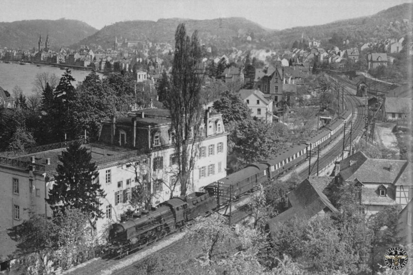 Baureihe 18.5 met de Rheingold