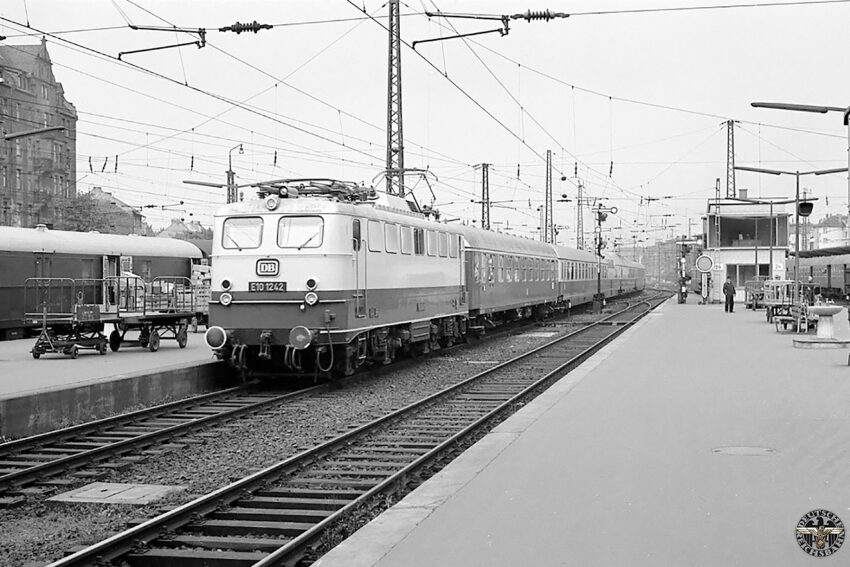 Baureihe E10 met de Rheingold