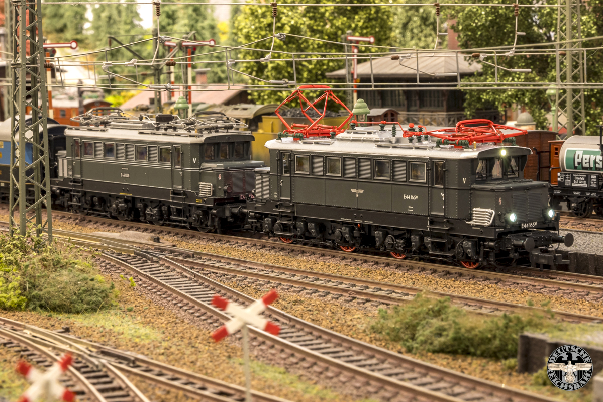 Samen met een Roco E44 op het station van Berchtesgaden.