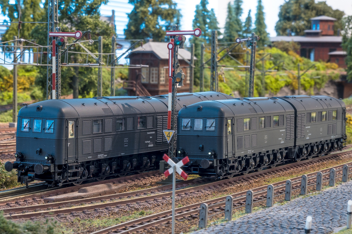 2x Roco 70114 - DRB D311